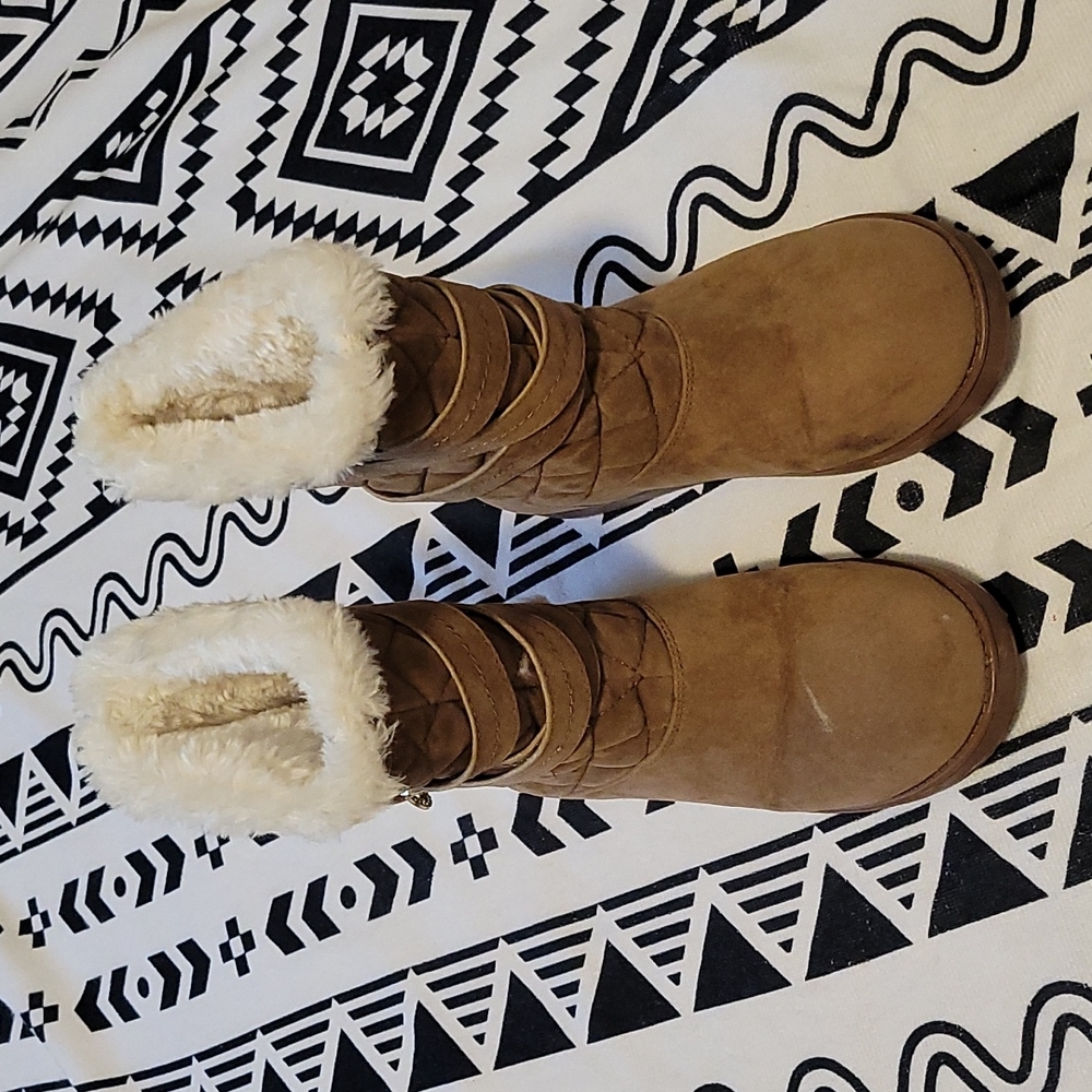 Boots - Picture 2 of 4